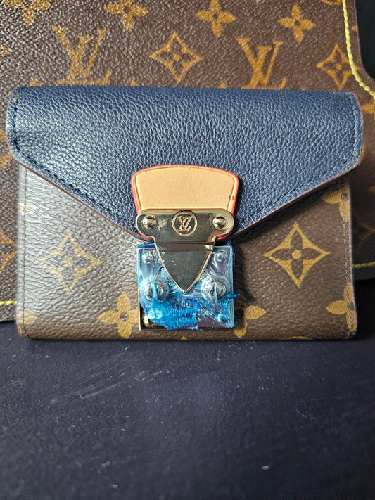 Small buckle wallet (blue)