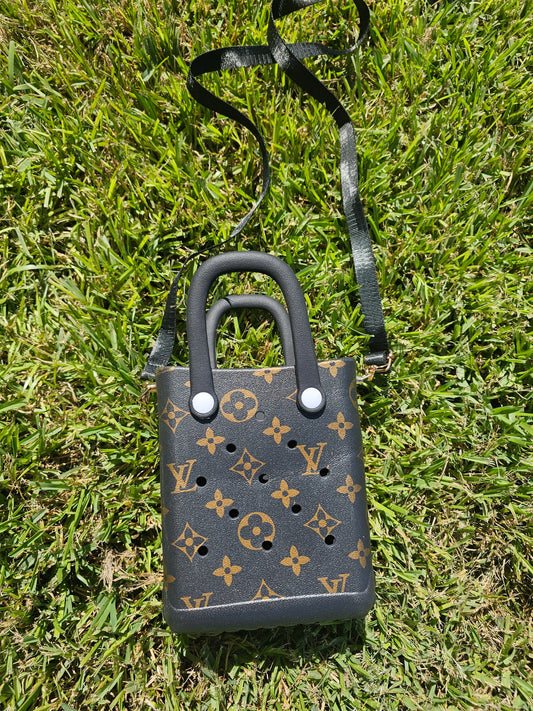 Bitty bogg like w/ strap (7×8in.)