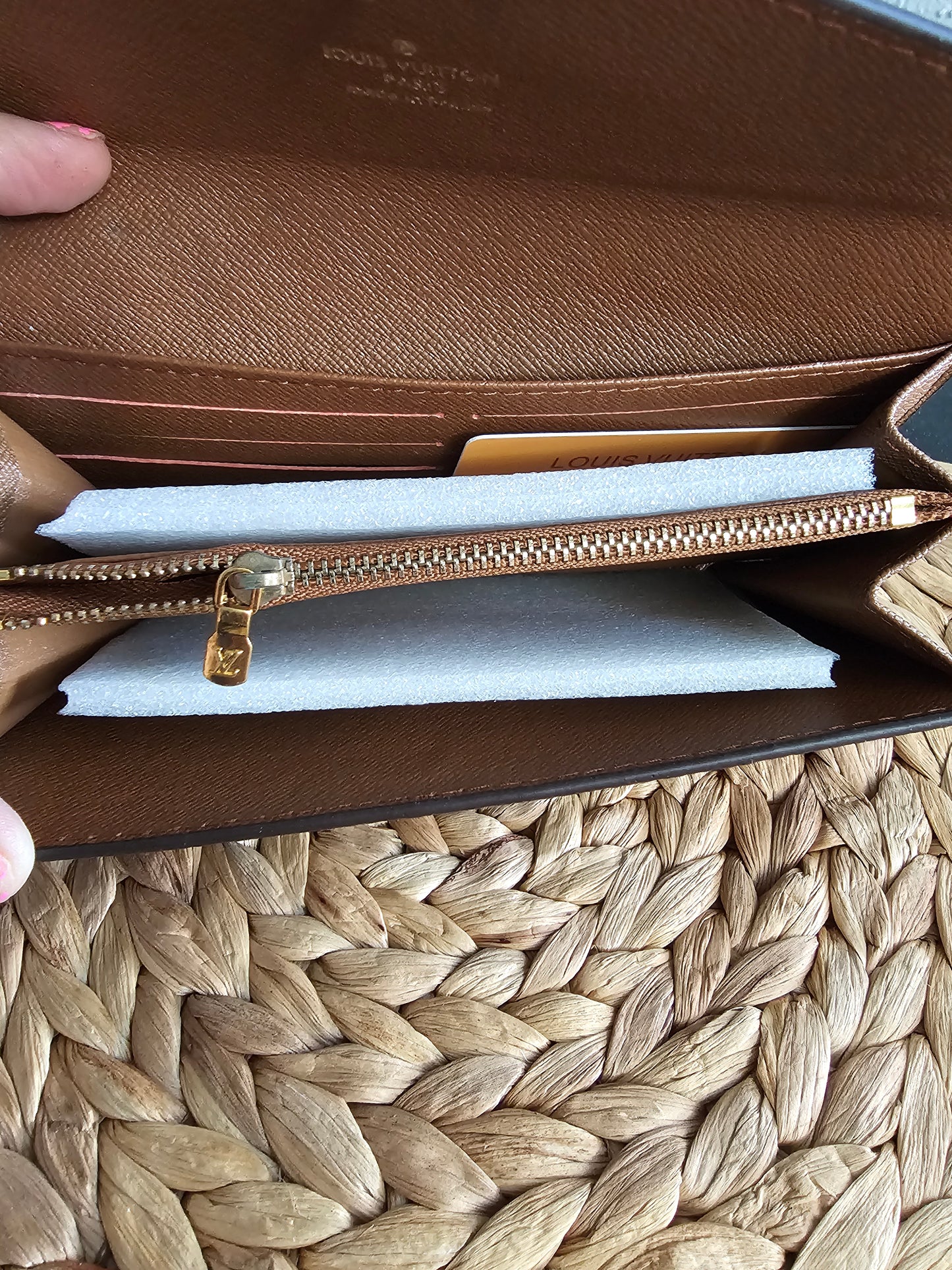 Full-size snap wallet