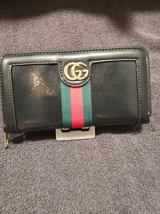 Full-size zippy wallet