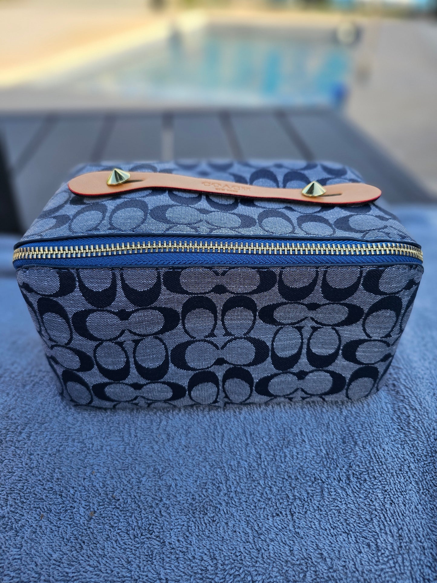 Makeup bag