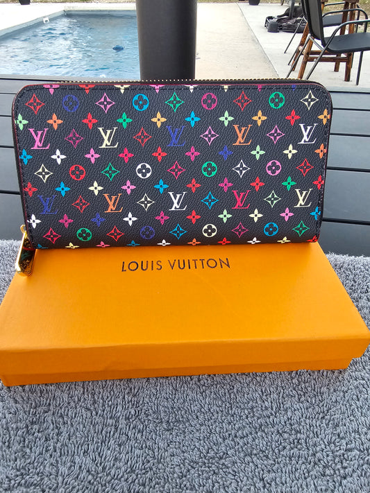 Full Size zippy wallet