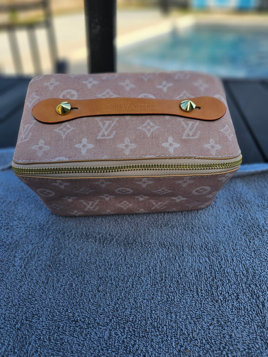 Makeup bag