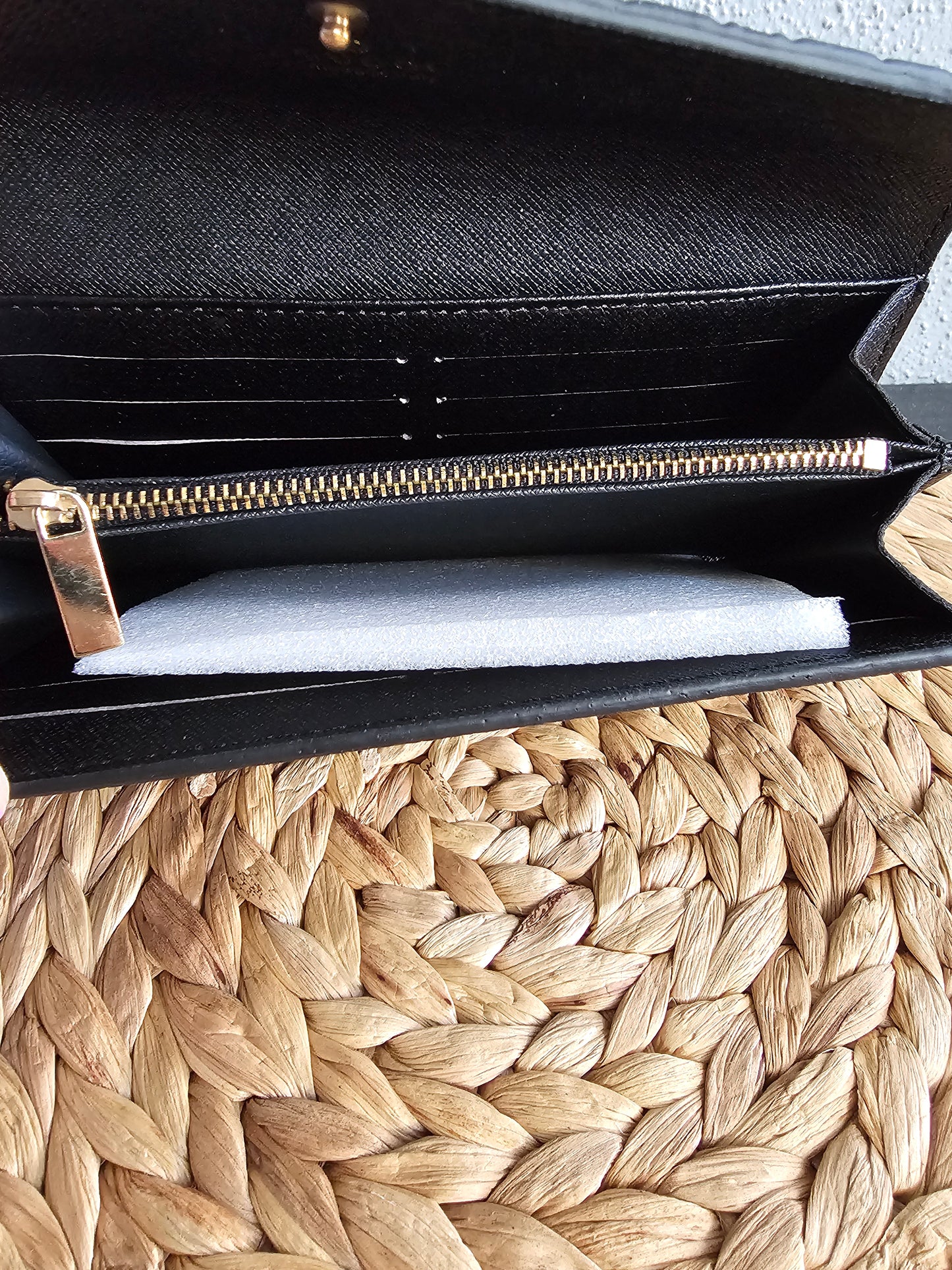 Full-size snap wallet