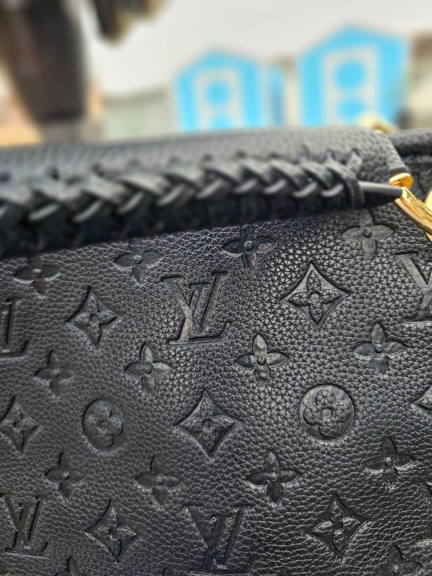 Large braided strap shoulder carry