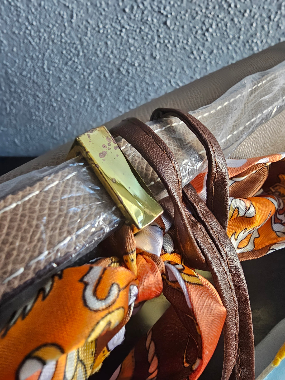 💥 CLEARANCE Crossbody or shoulder carry (tiny discoloration of brass) (10×7in)