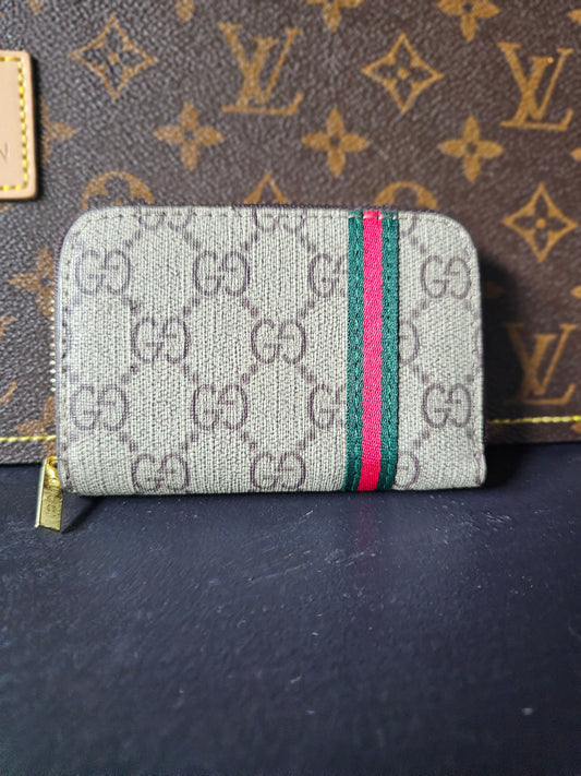 Small zippy wallet