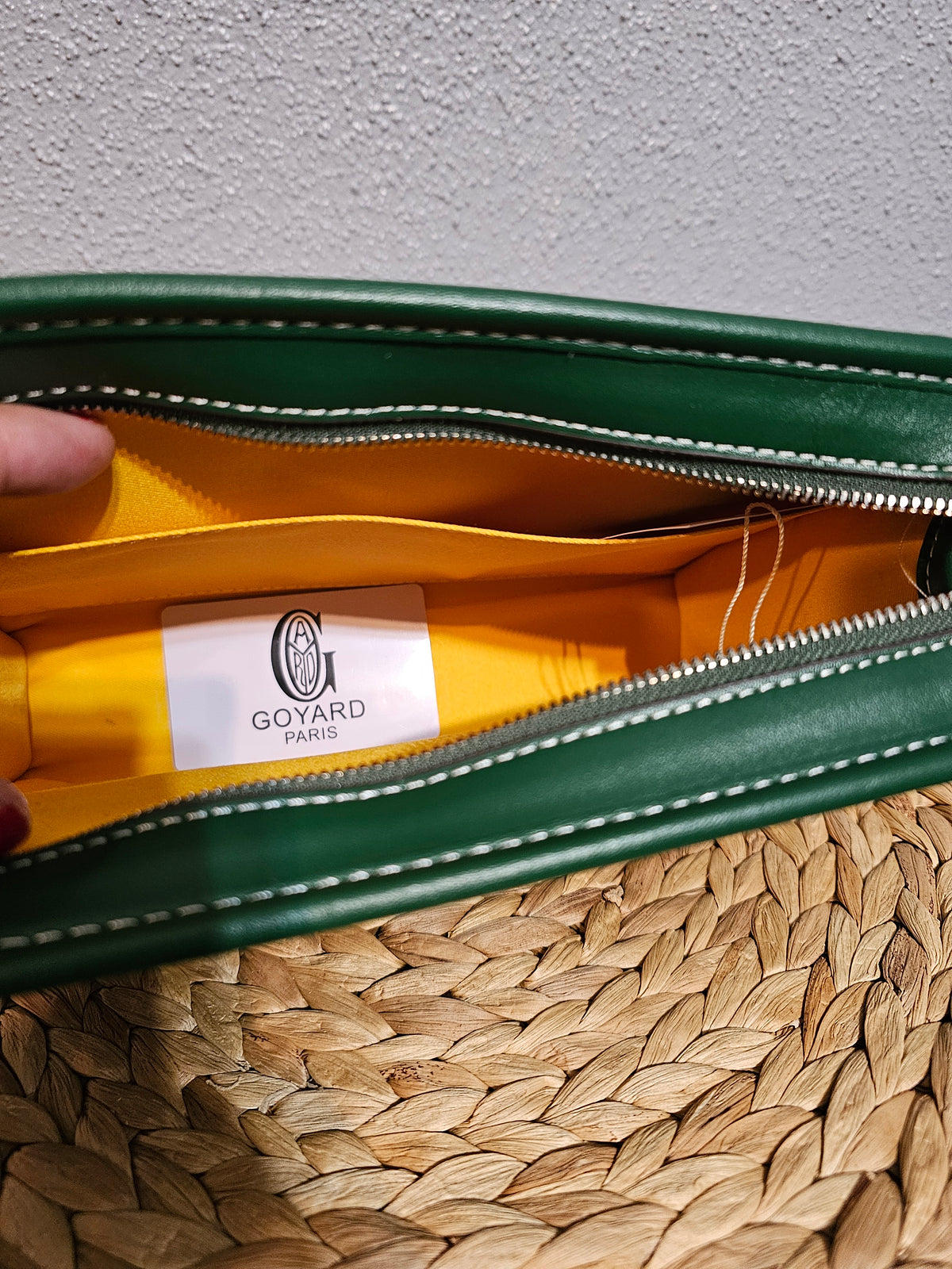 🤩 toiletry bag (10 × 7 1/2 in.)