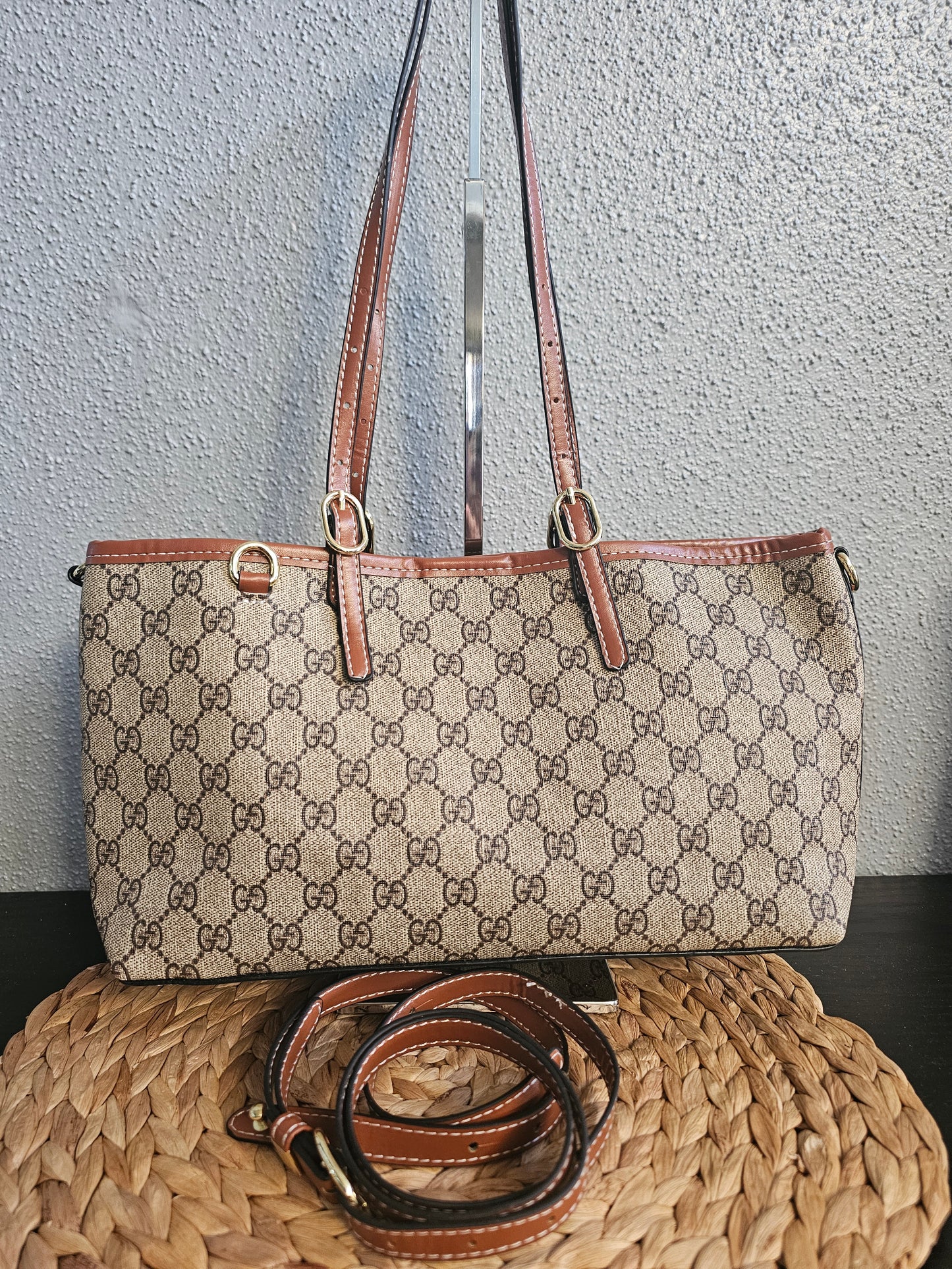 Shoulder carry (medium quality) size: (13inx7in)