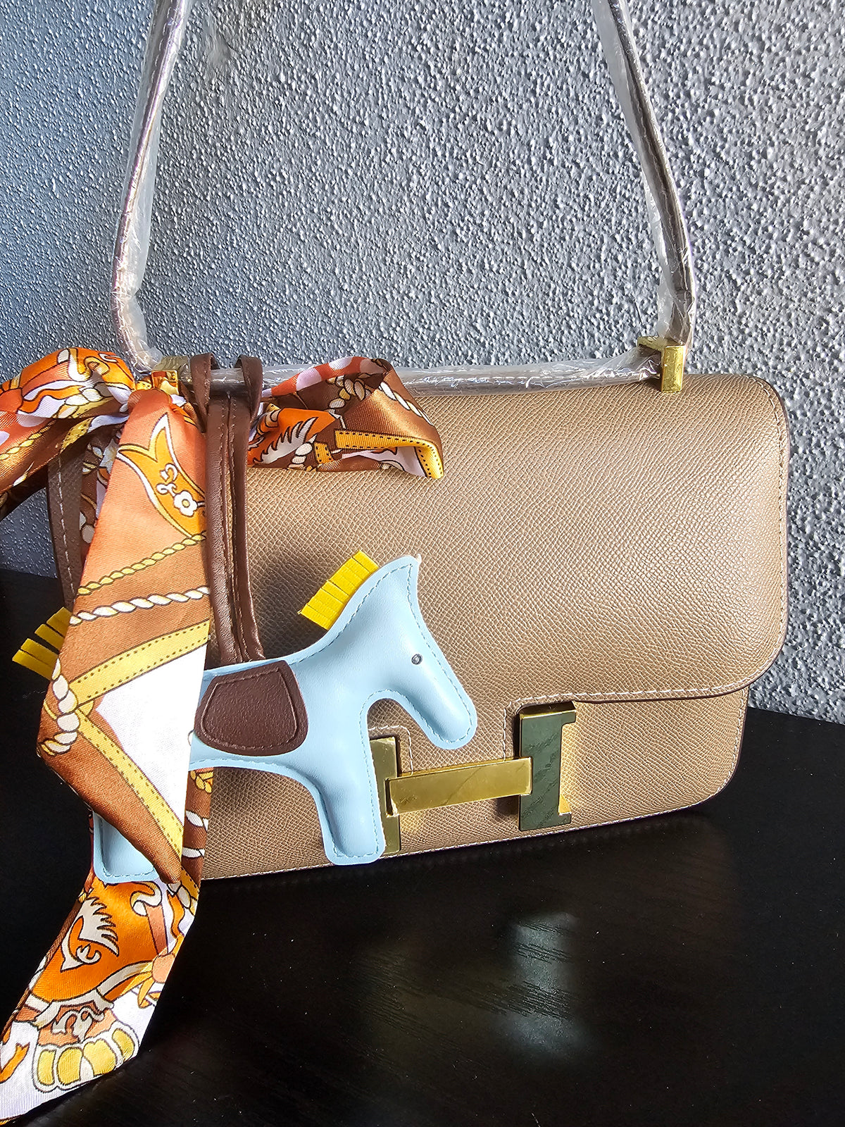 💥 CLEARANCE Crossbody or shoulder carry (tiny discoloration of brass) (10×7in)