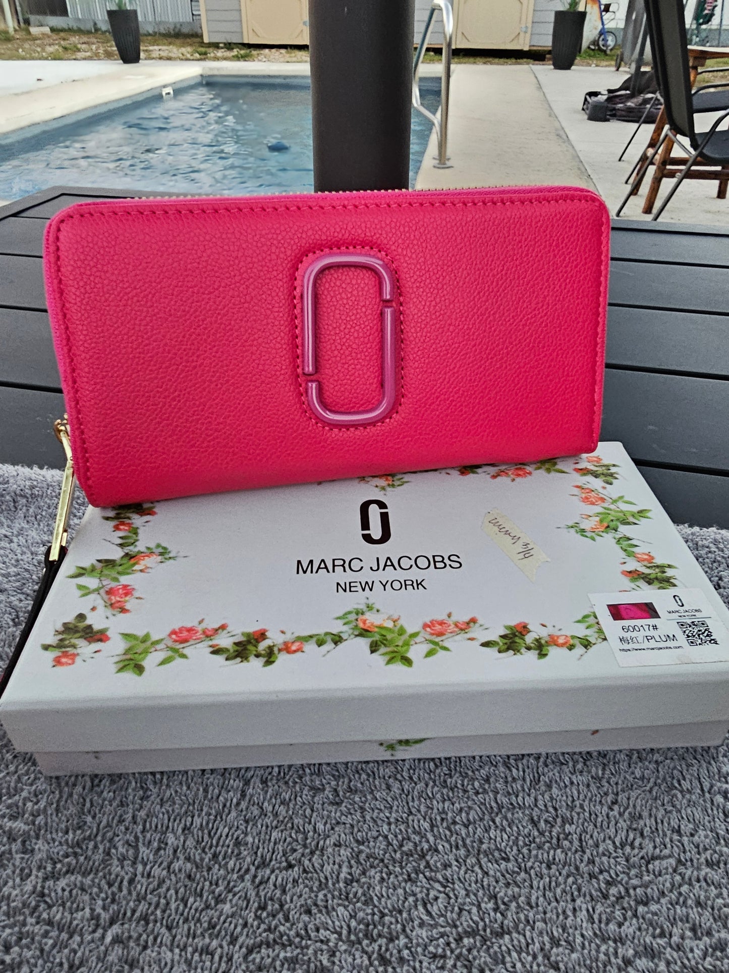 Full Size zippy wallet (red)