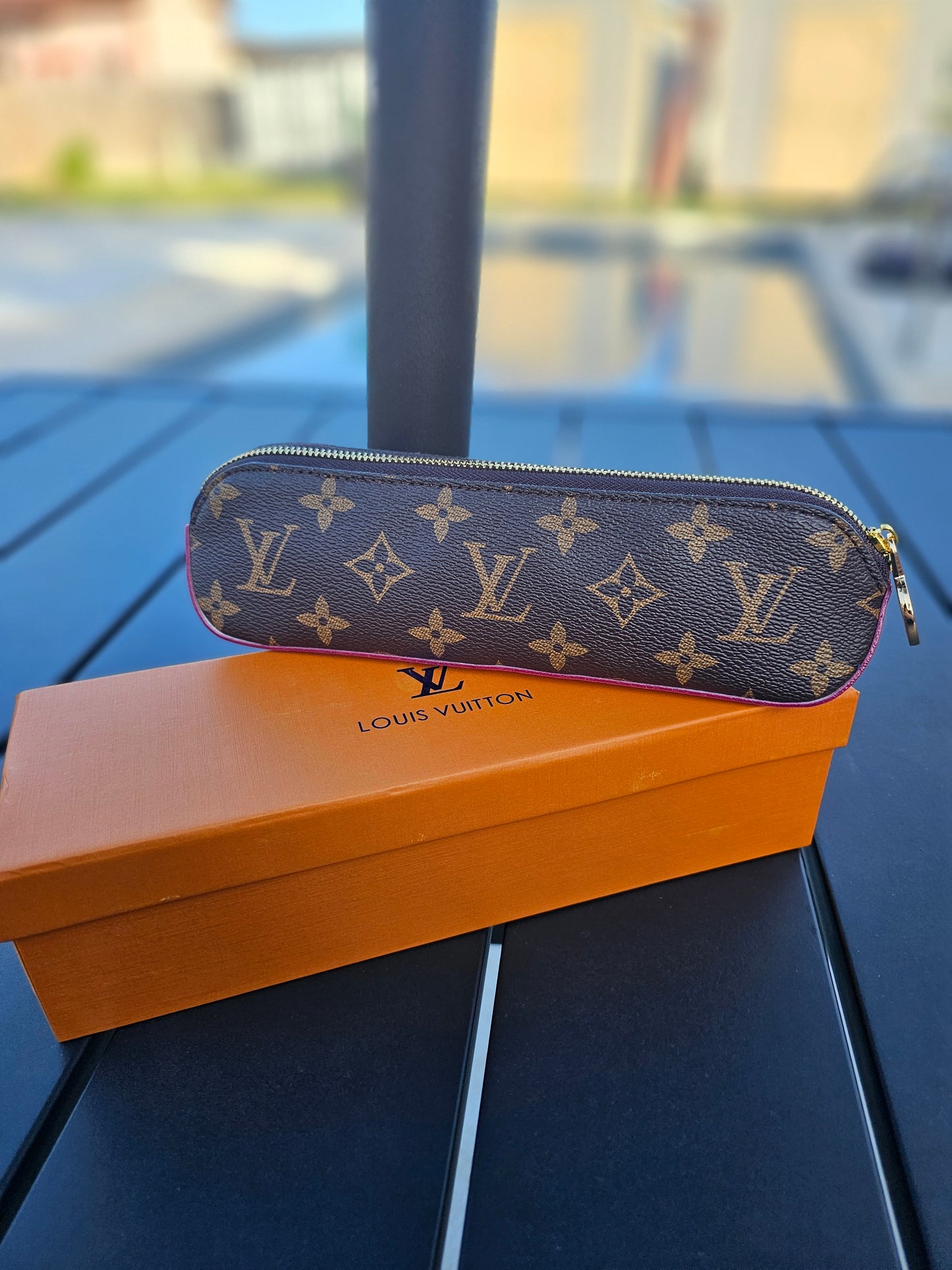 Pencil pouch/ make-up brushes w/ box