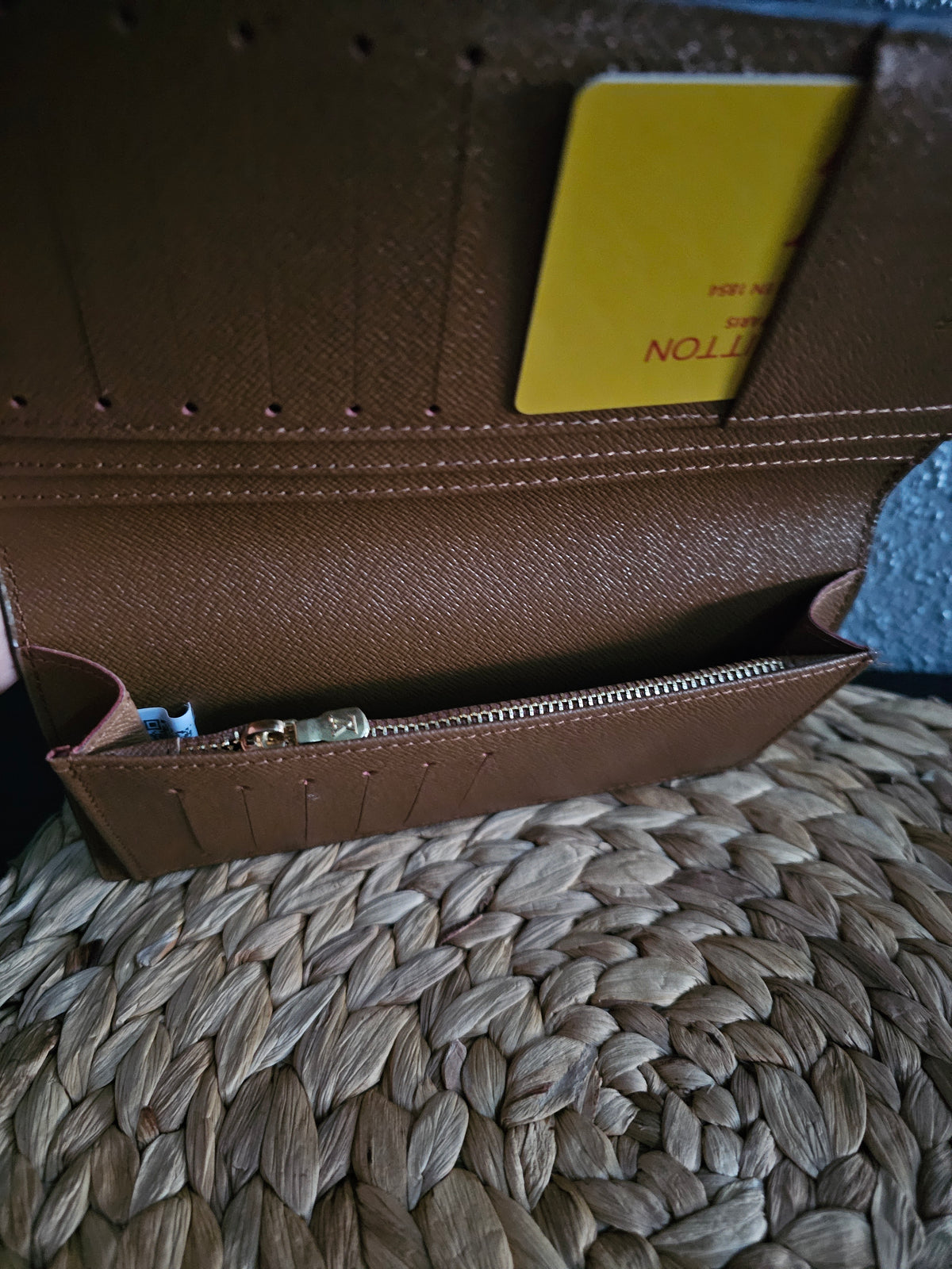Full-size wallet