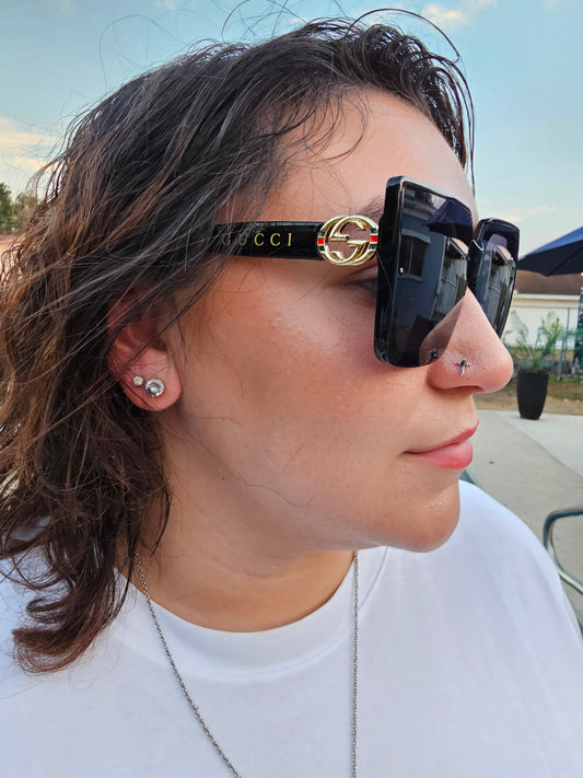 G-g sunglasses w/case
