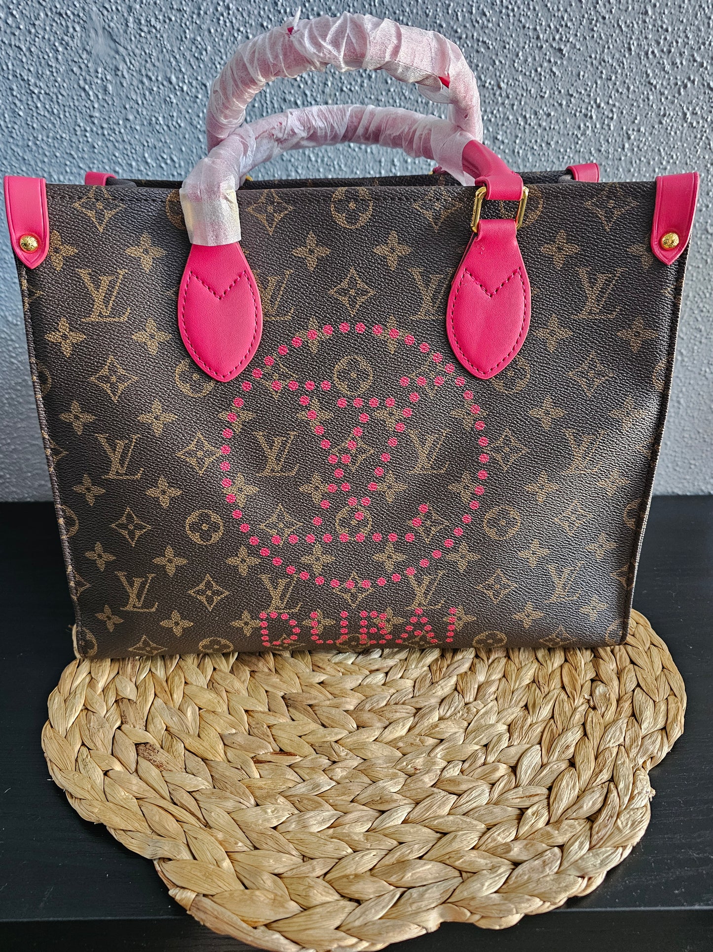On the go hand bag/ shoulder carry