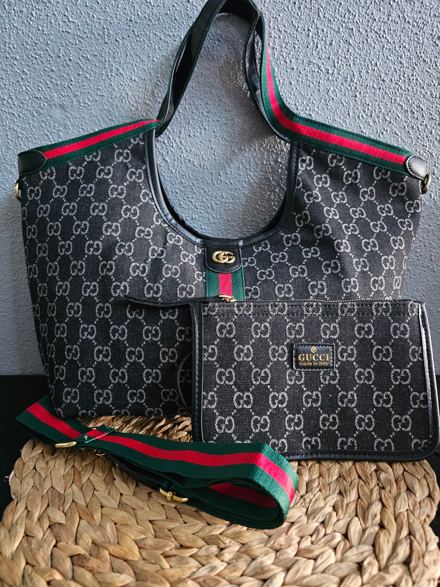 Shoulder carry/ Crossbody (medium (15x11in)