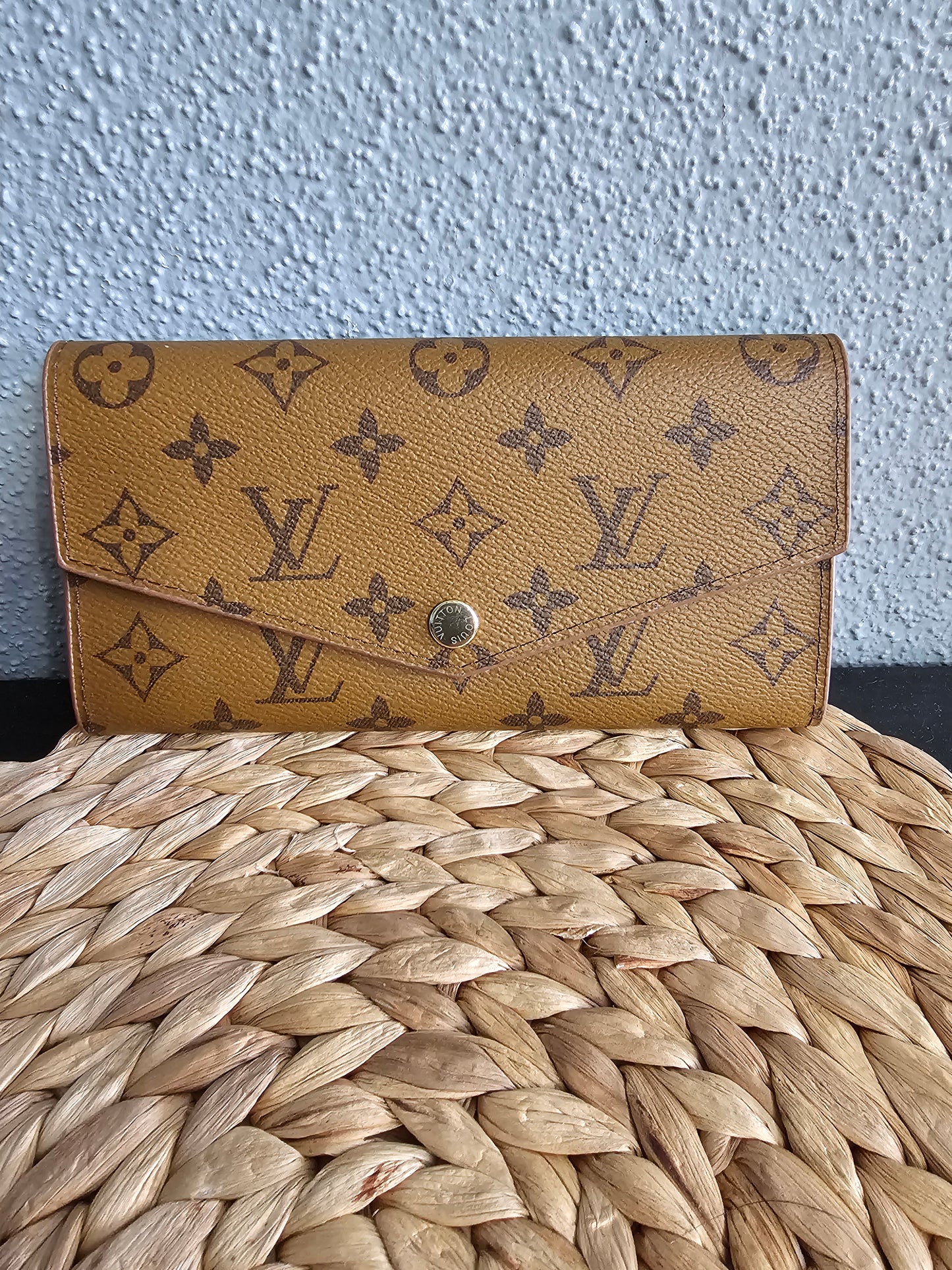 Full-size snap wallet