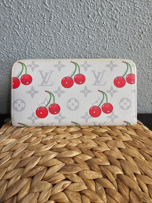 Full-size zippy wallet