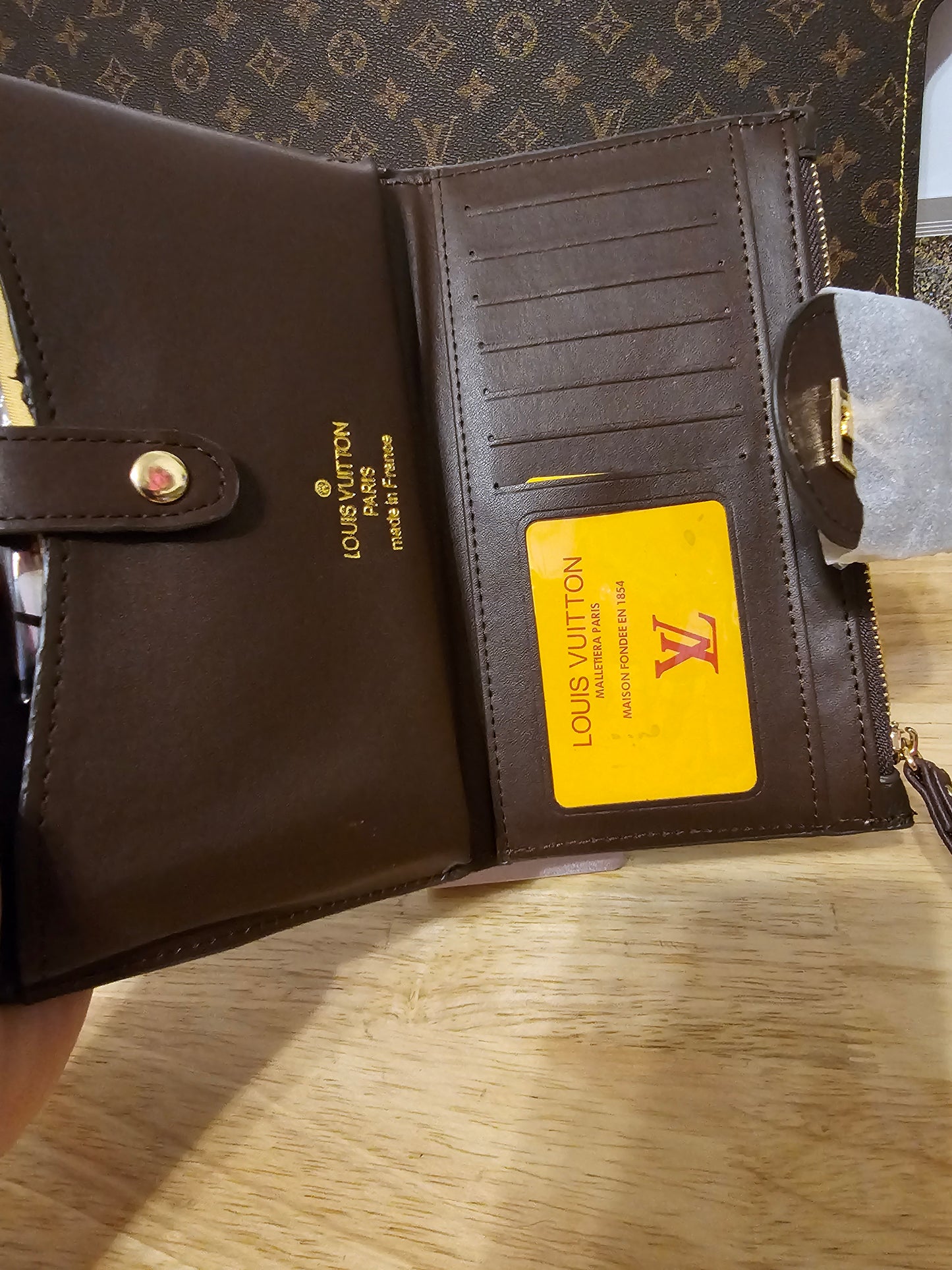Wristlet wallet (4x7in) Medium quality