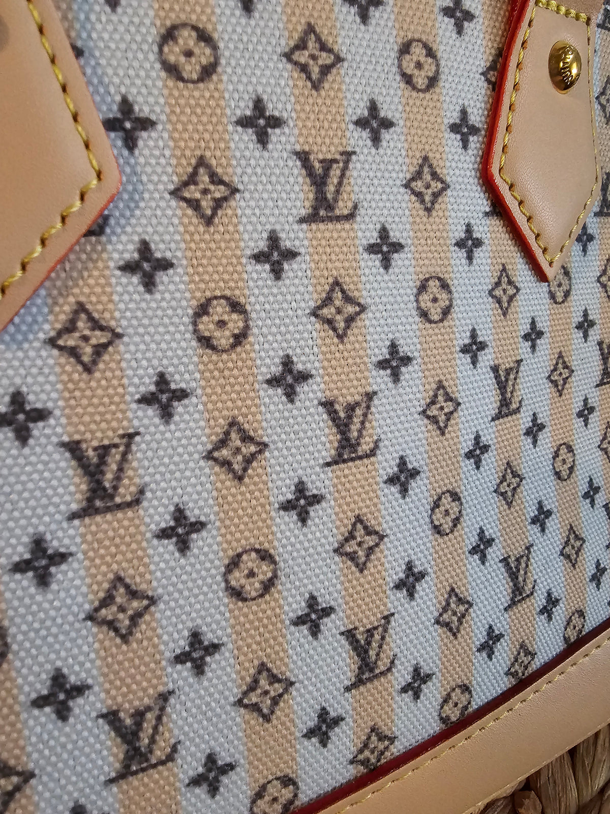 Medium size alma bag