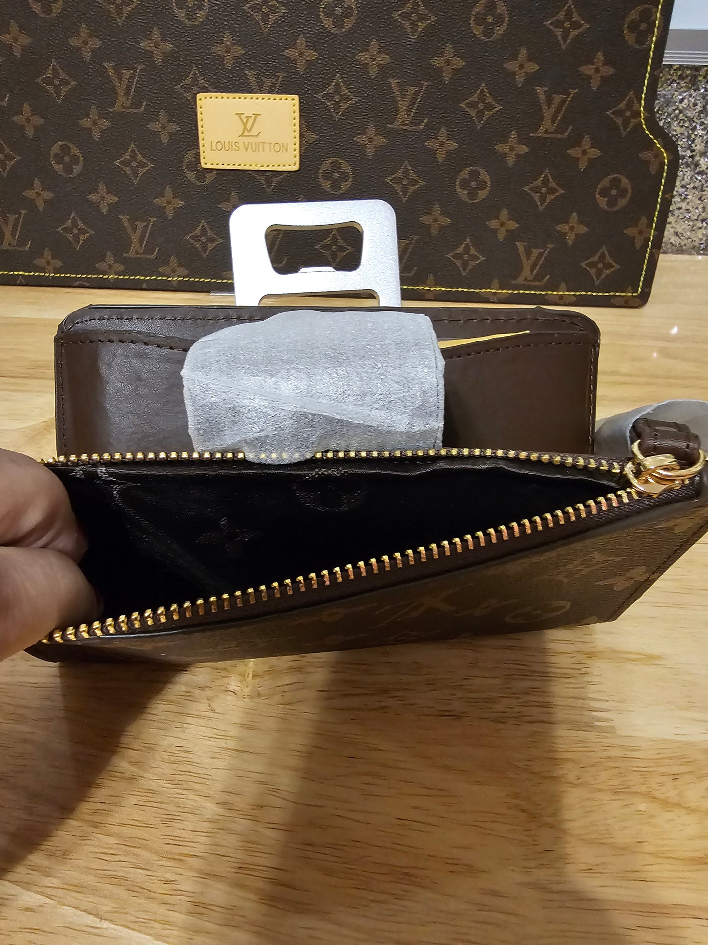 Wristlet wallet (4x7in) Medium quality