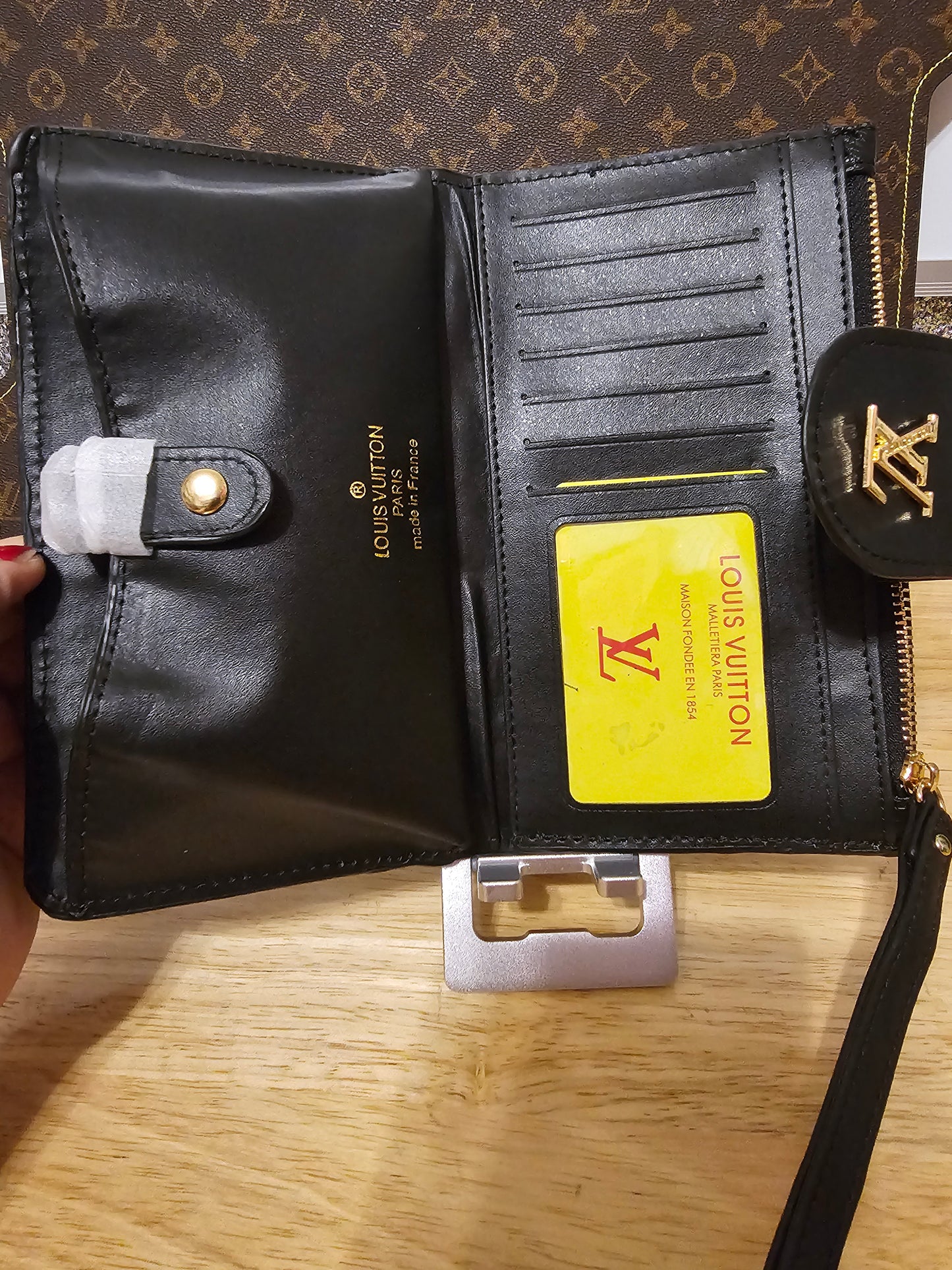 Wristlet wallet (4×7in) medium quality