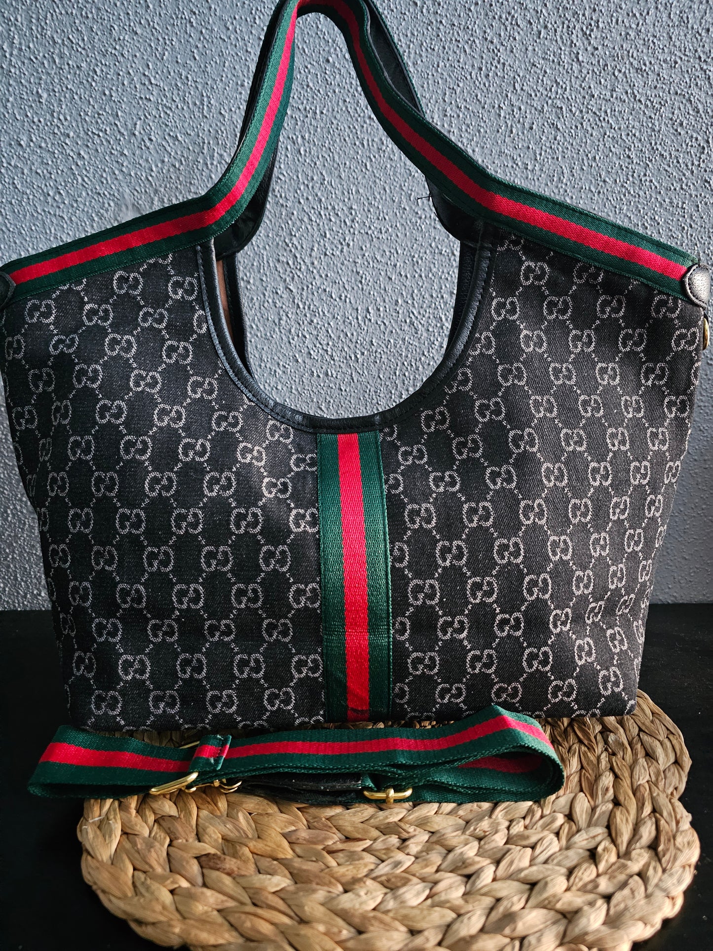 Shoulder carry/ Crossbody (medium (15x11in)