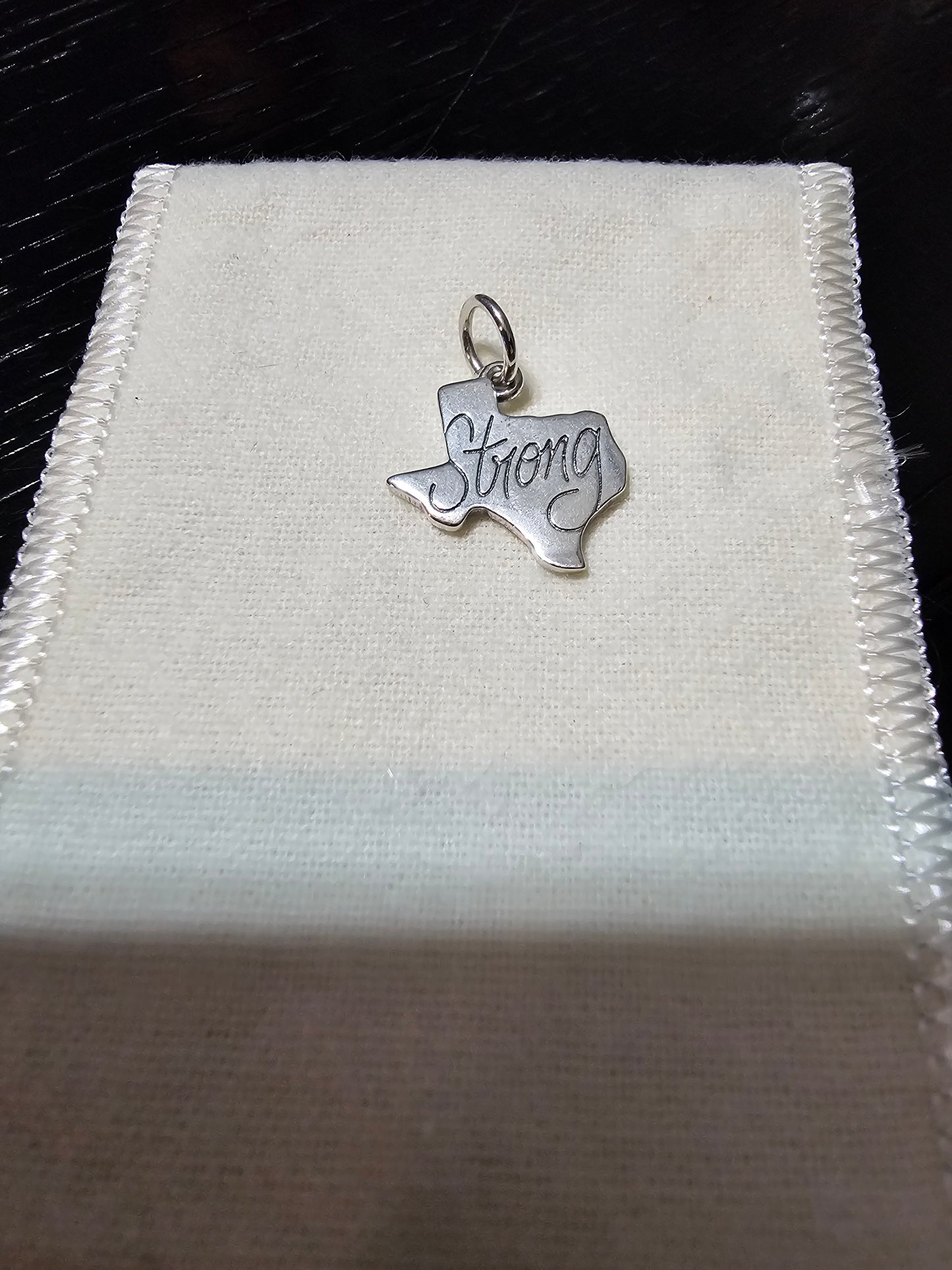 925  charm (tx strong)