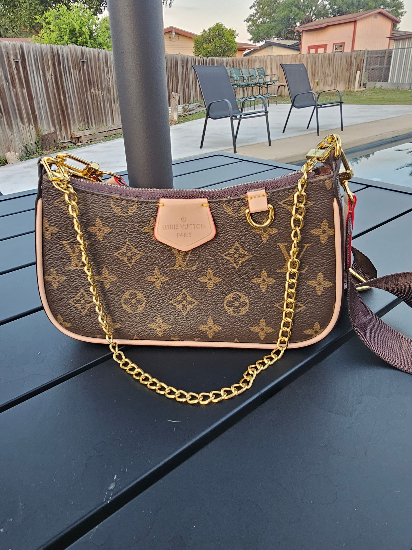 Crossbody w/ 2 straps