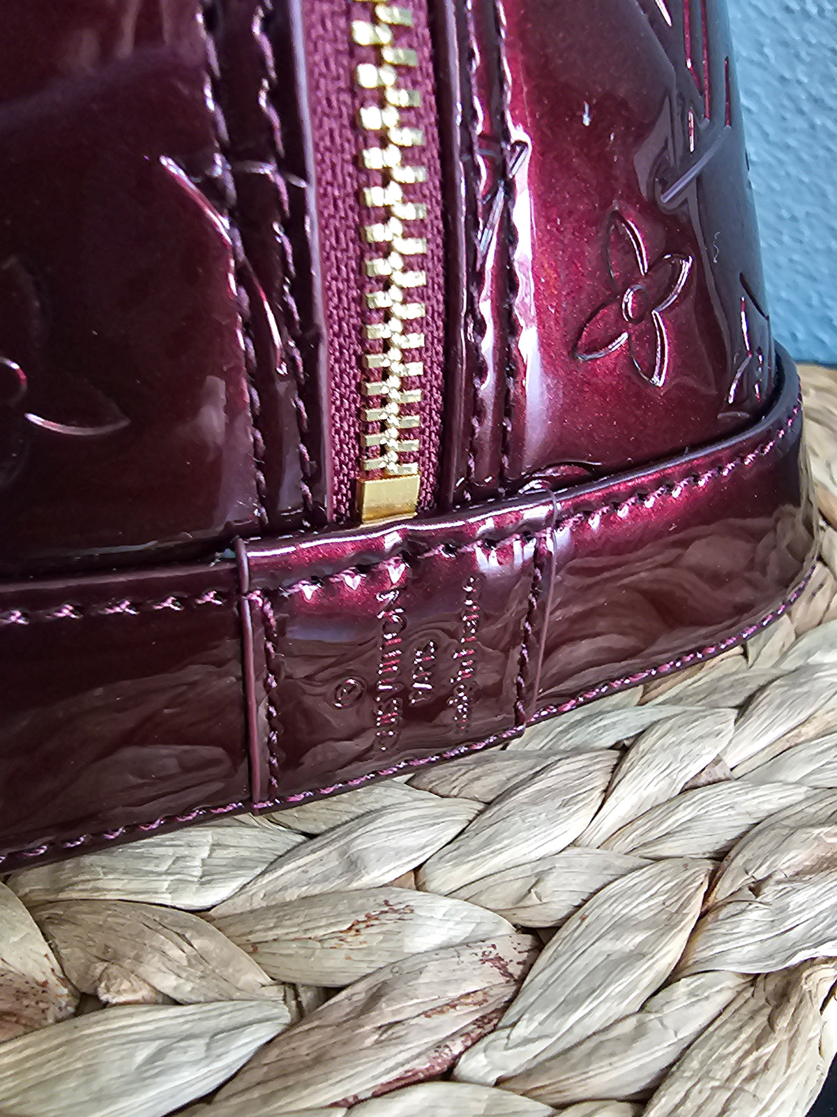 Beautiful large alma (MAROON)