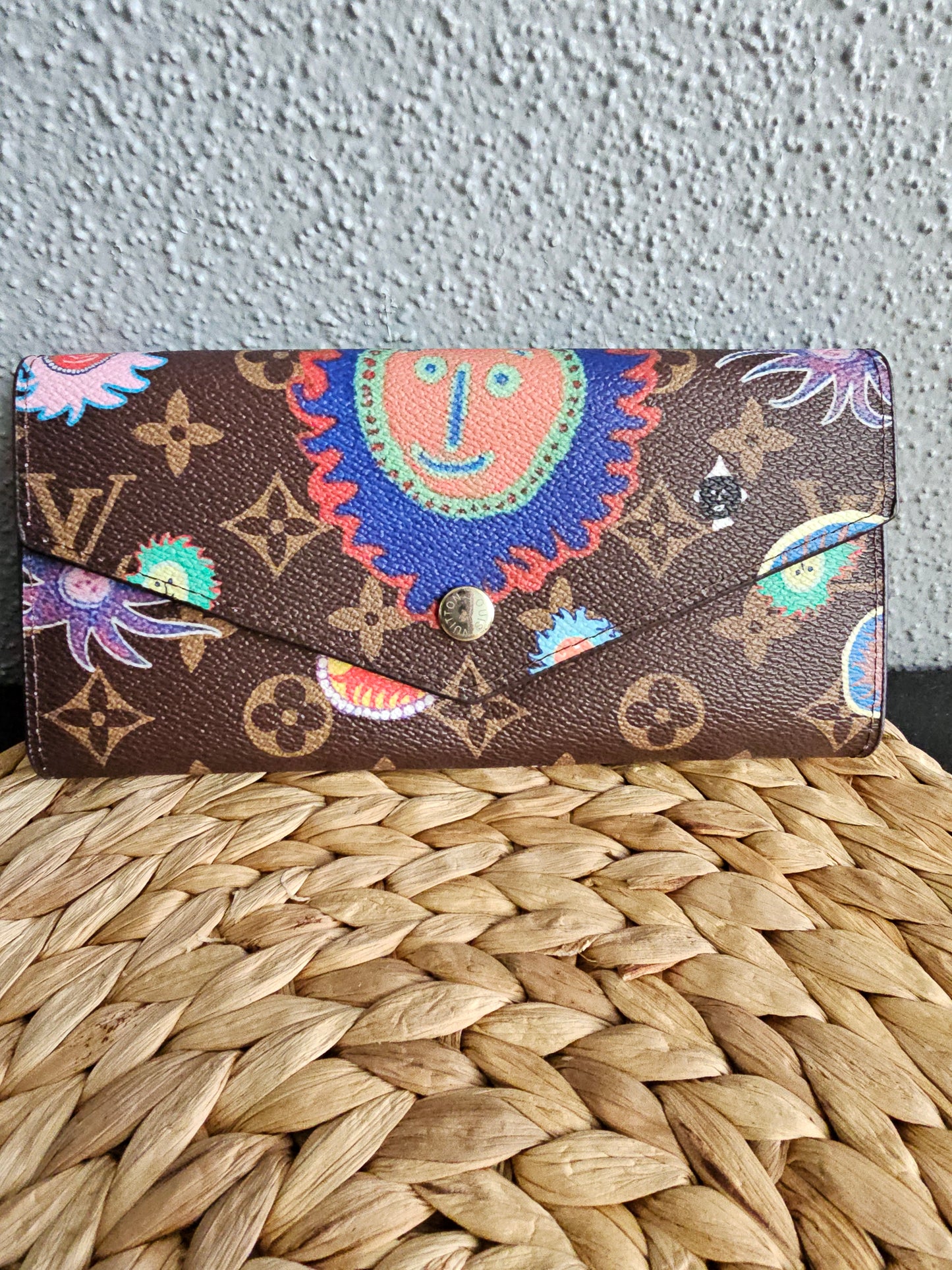 Full-size snap wallet