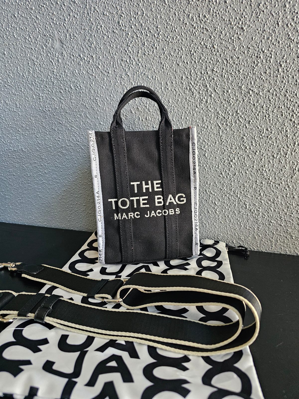 Crossbody size (6×8in)