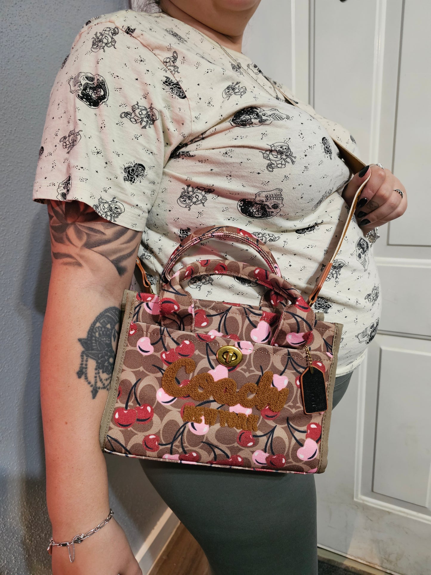 Hand bag / Crossbody