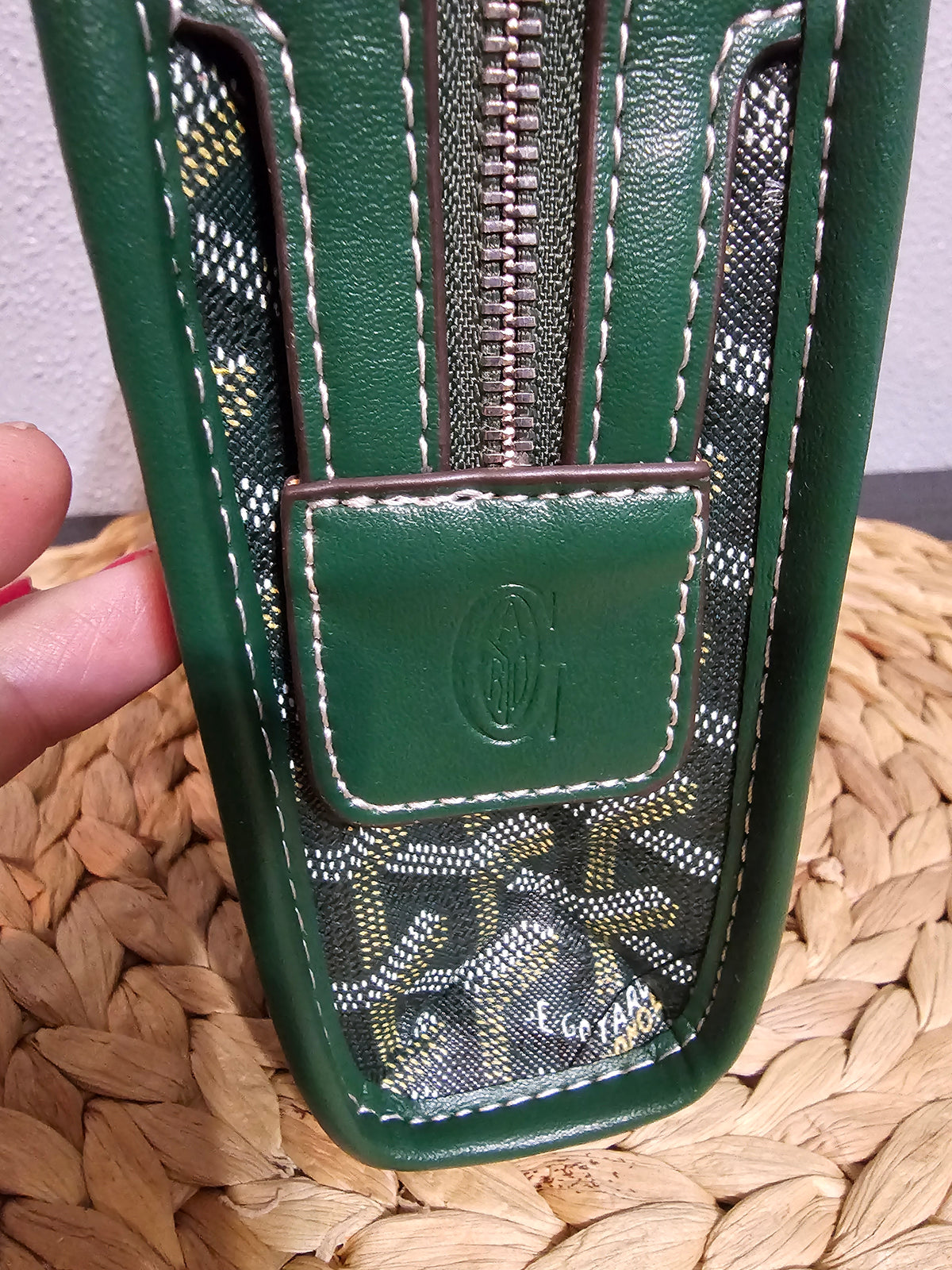 🤩 toiletry bag (10 × 7 1/2 in.)