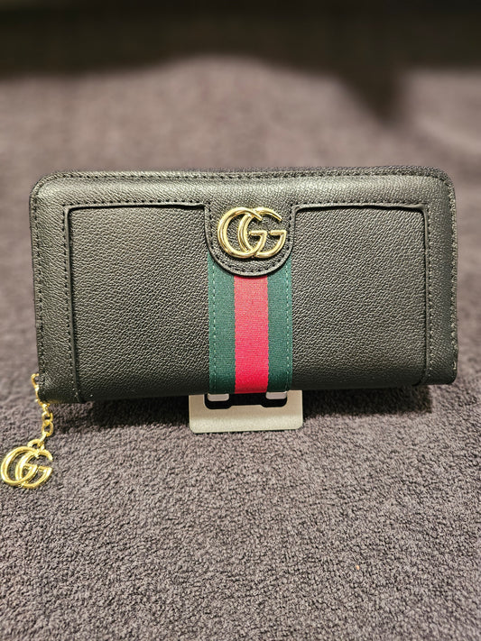 Full-size zippy wallet