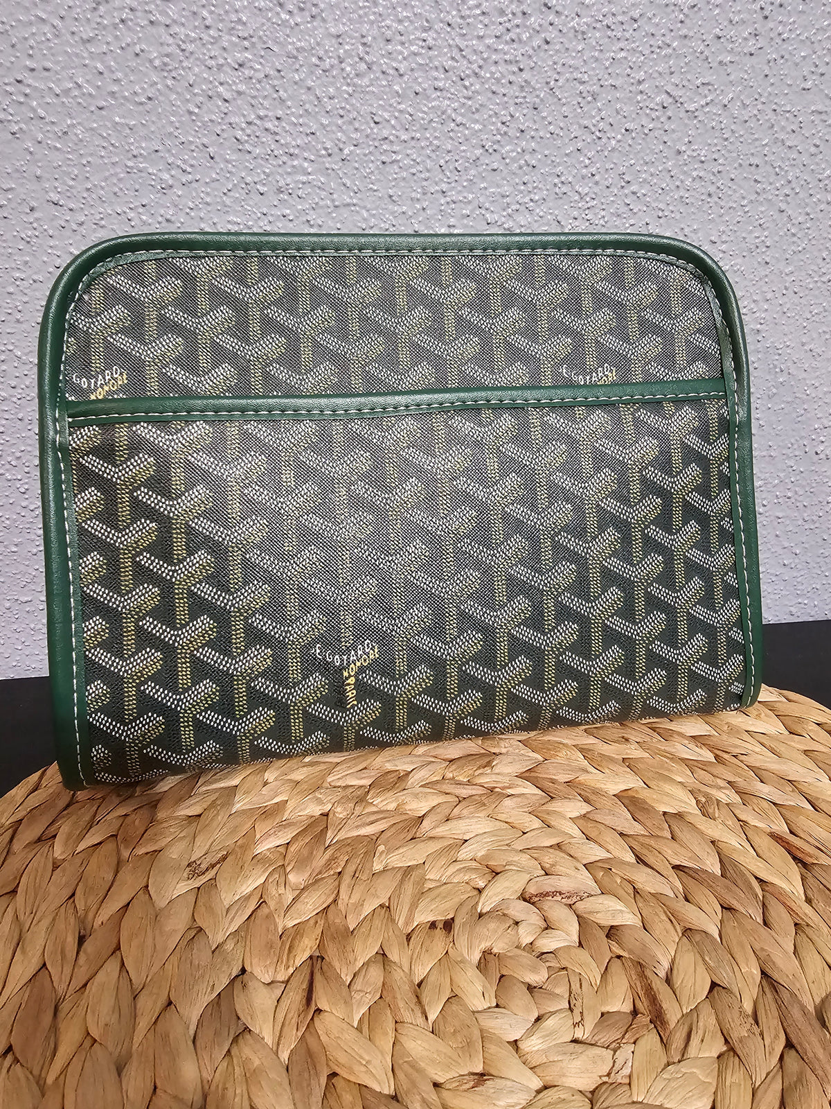 🤩 toiletry bag (10 × 7 1/2 in.)