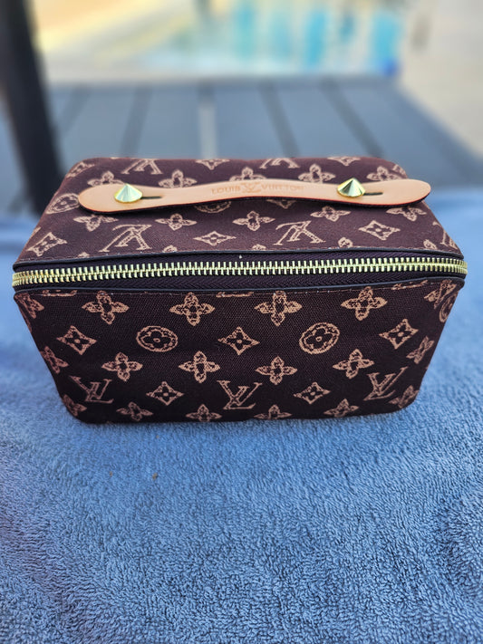 Makeup - cosmetic bag