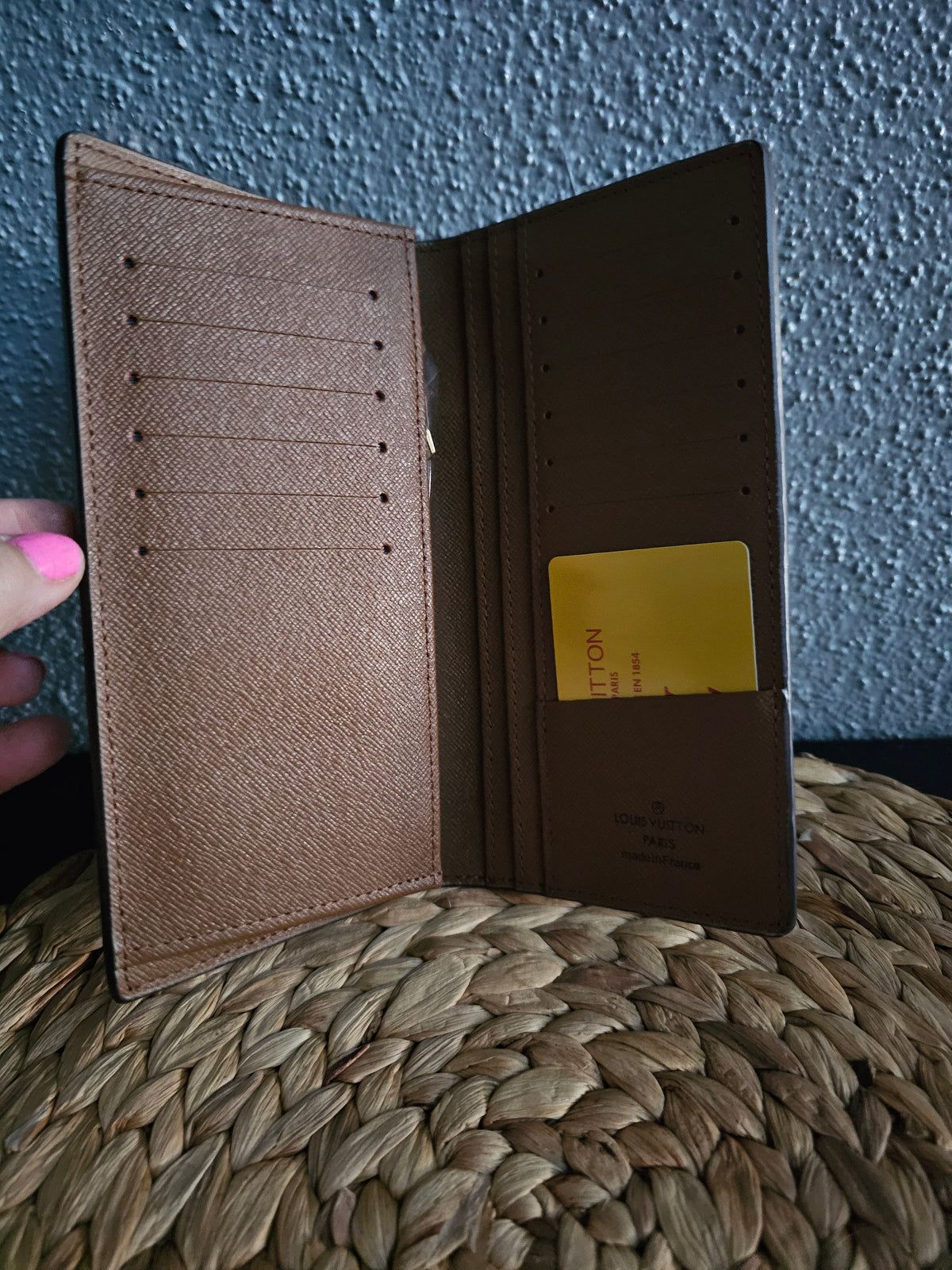 Full-size wallet